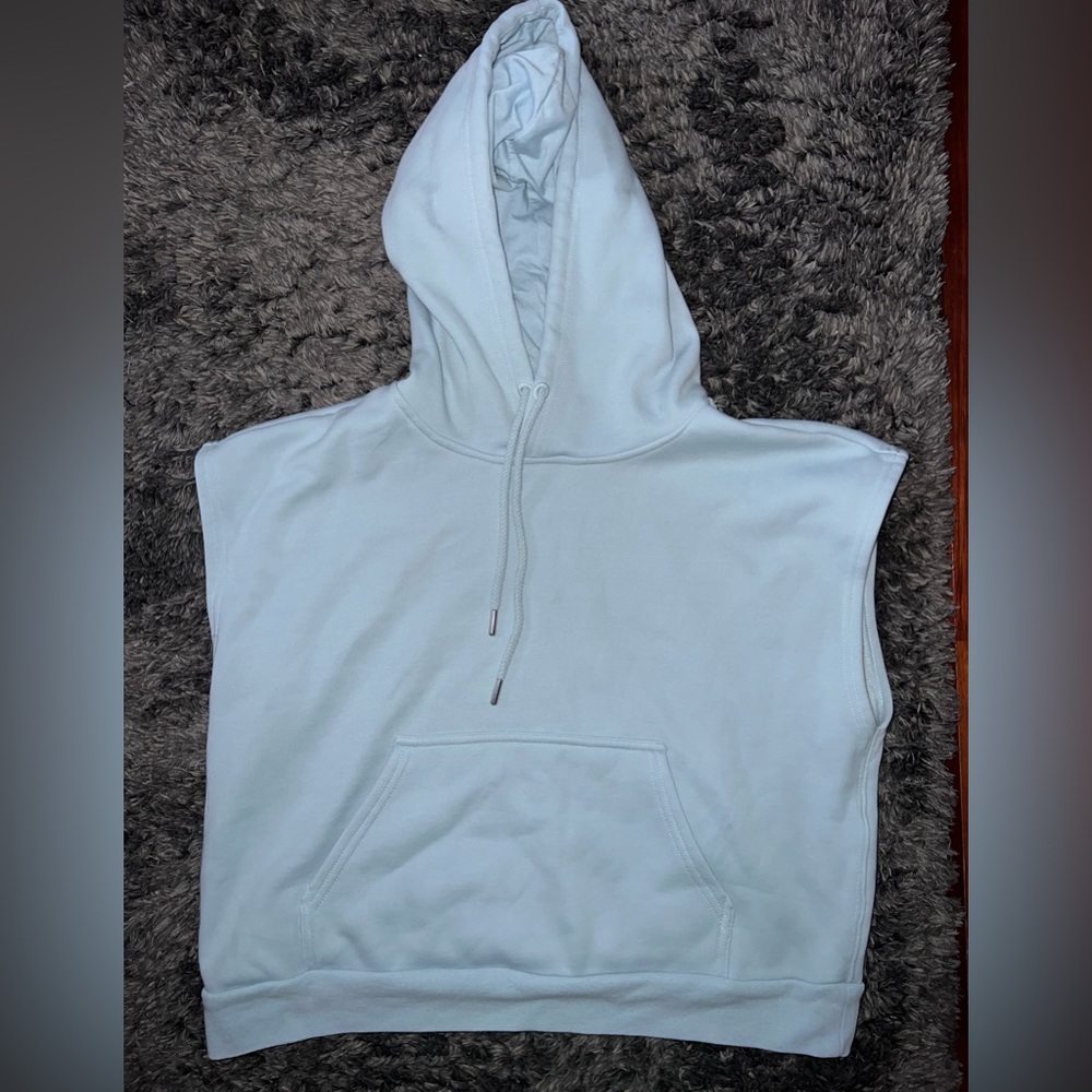 Fabletics cropped tank sweater